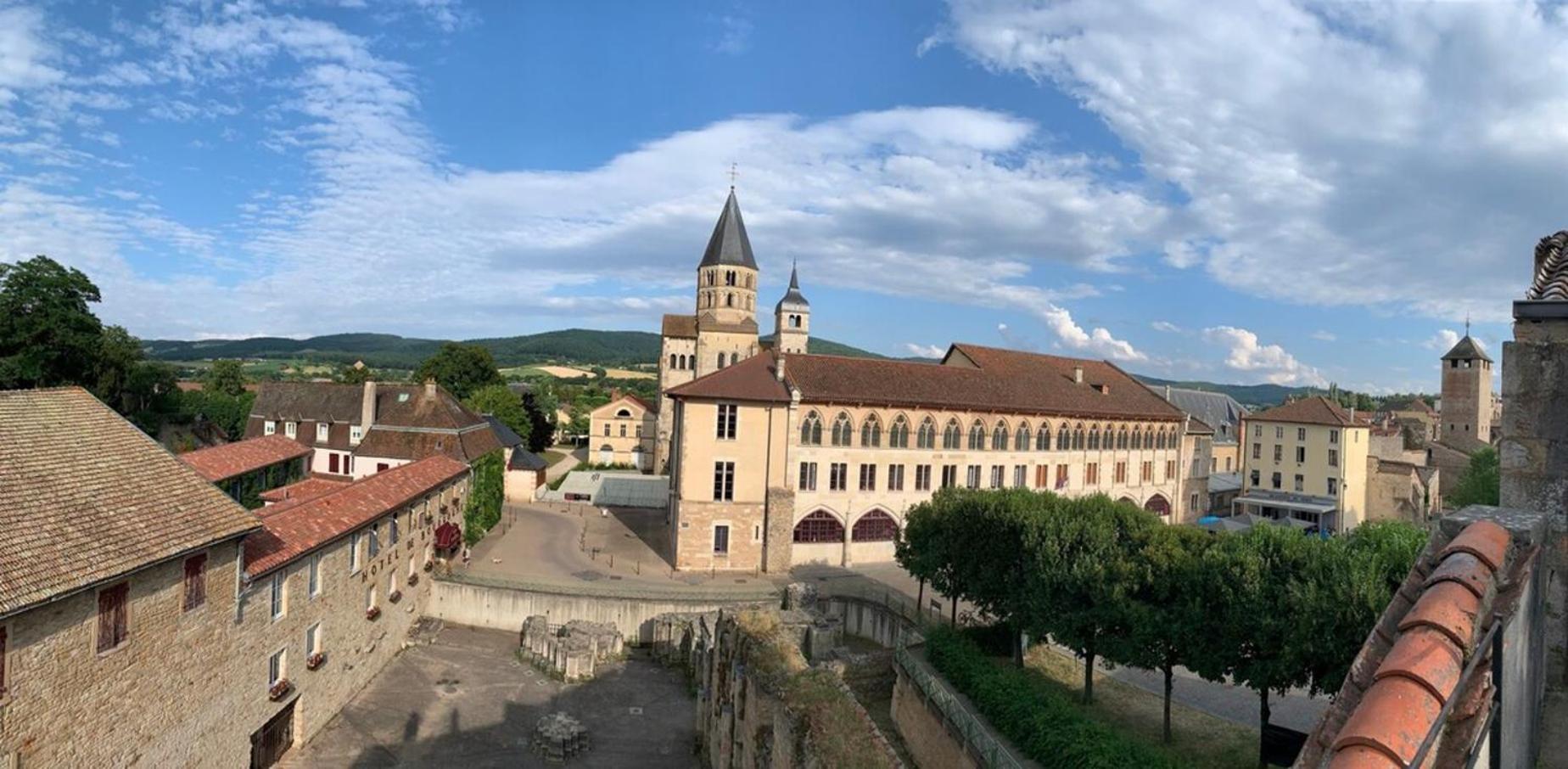 Villa Barabans Tower Cluny Abbay Esterno foto